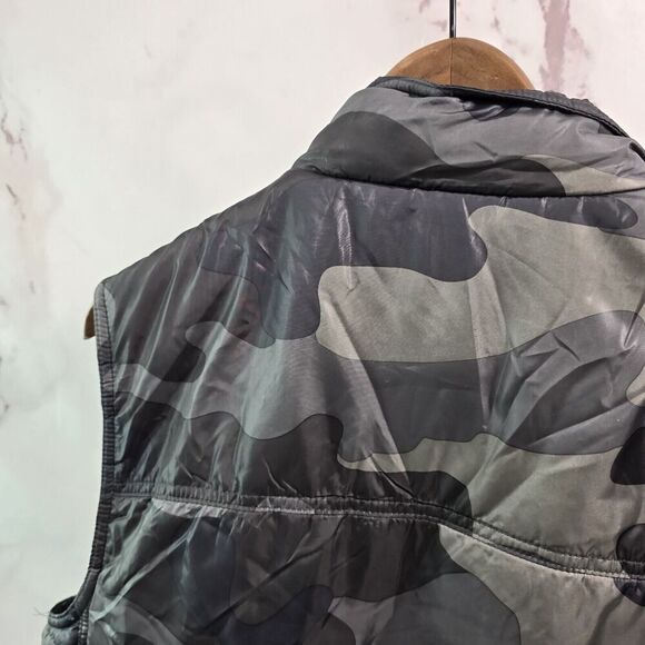 American Rag Vest Mens Large Camo Puffer Green Woodland Synthetic Insulated - Picture 6 of 9